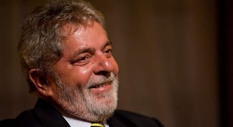 Luiz Inácio Lula da Silva. Toto je skutený brazilský prezident. Policie te hledá jeho imitátora.